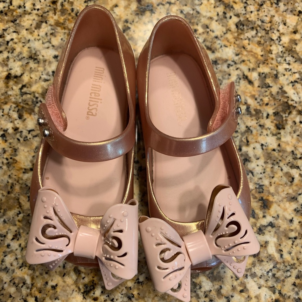 Mini Melissa ultra girl, size 6
